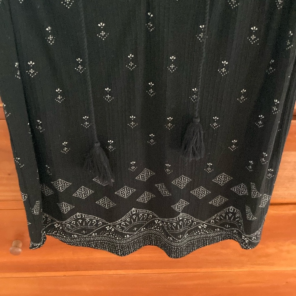 Lucky Brand Black Tank Top with white design - Picture 6 of 11